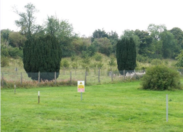 baptistgraveyardbehindthebellinn.jpg